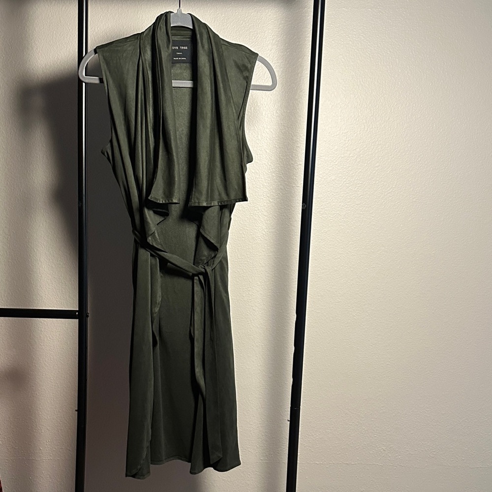 Love Tree Olive Green Sleeveless Trench Coat